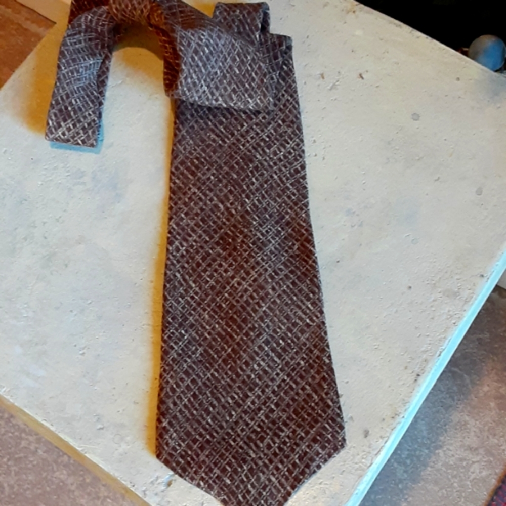 DONNA KARAN, New York, Imported Italian Silk, Handmade in USA Diane Keaton?